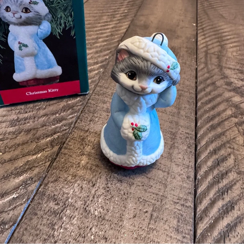 Hallmark Keepsake Ornament Christmas Kitty Cat Porcelain Vintage 1990‎